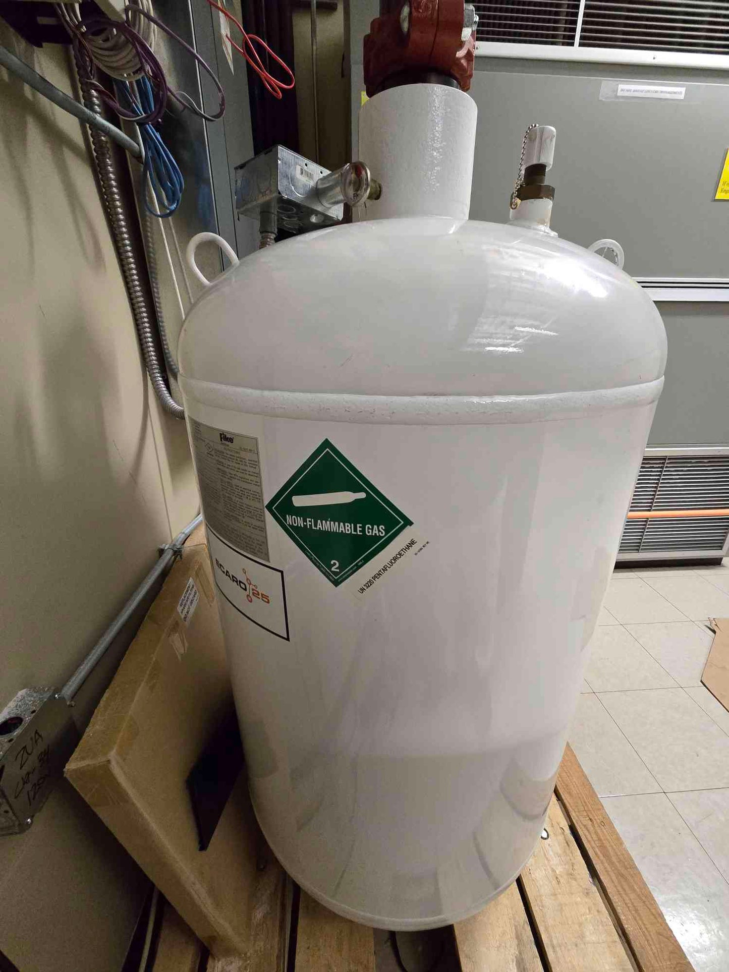 Fike 379 Lbs Ecaro 25 HFC-125 M5698 Fire Suppression Tank Cylinder