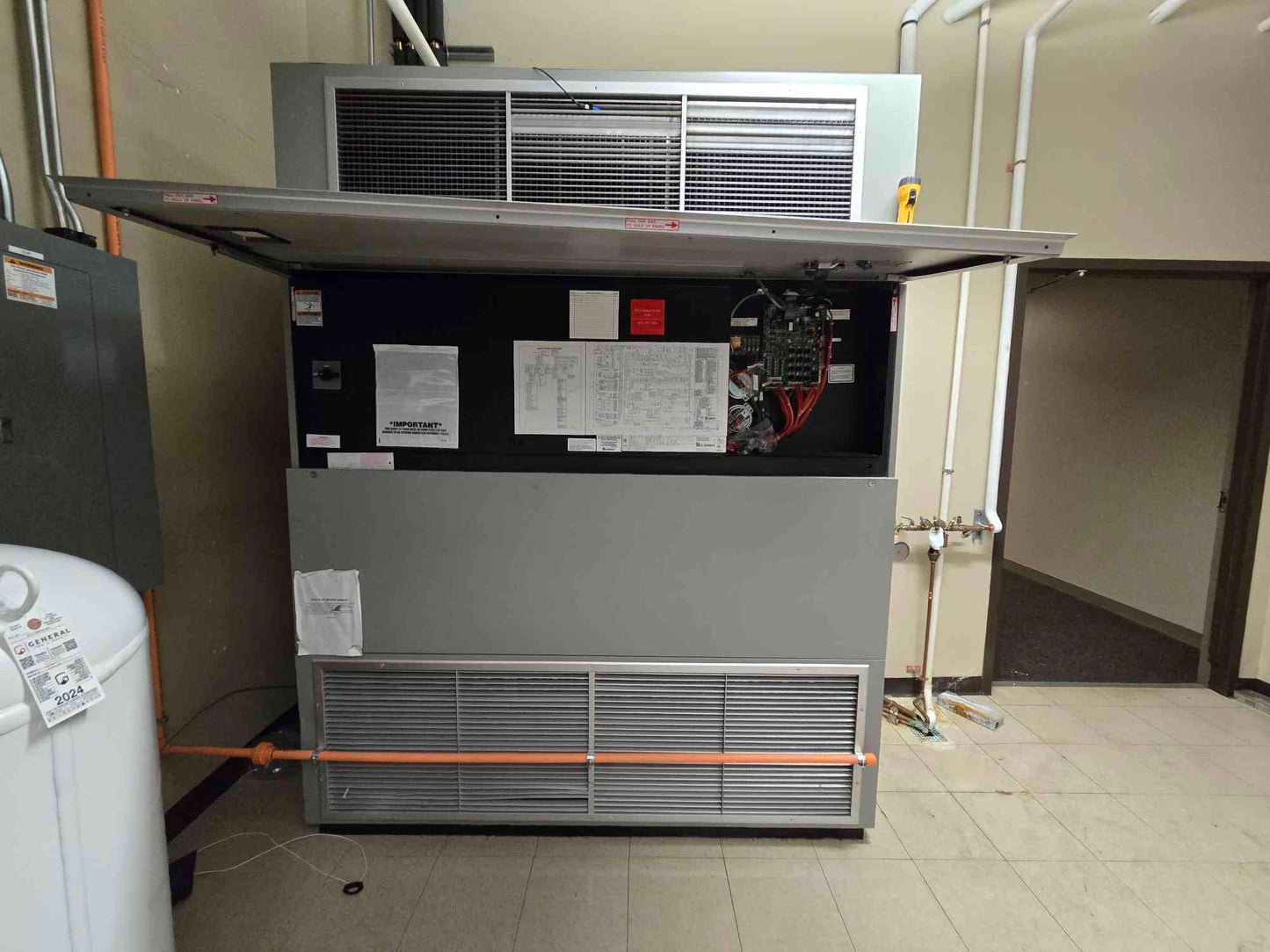 Liebert 8 Ton 460V 3Ph CRAC VH114A Upflow Computer Room AC