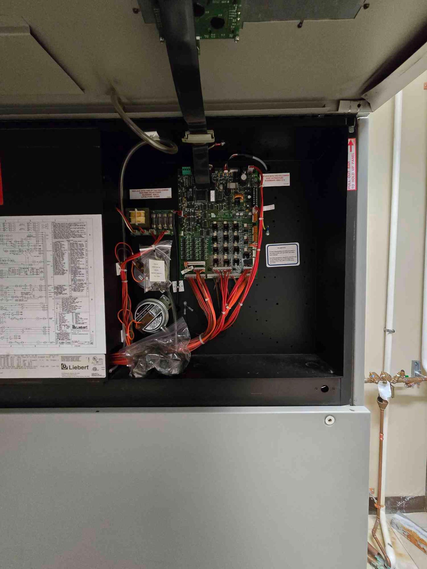 Liebert 8 Ton 460V 3Ph CRAC VH114A Upflow Computer Room AC