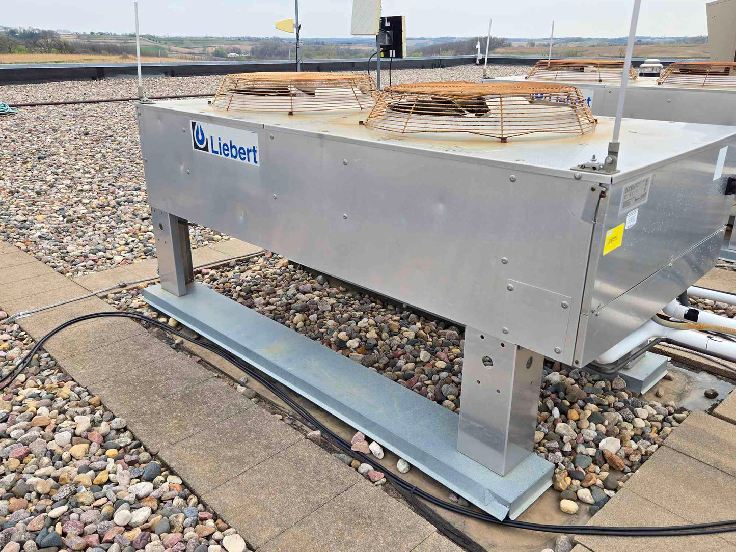 Liebert 2 Fan Condenser DCDF165LA 460v