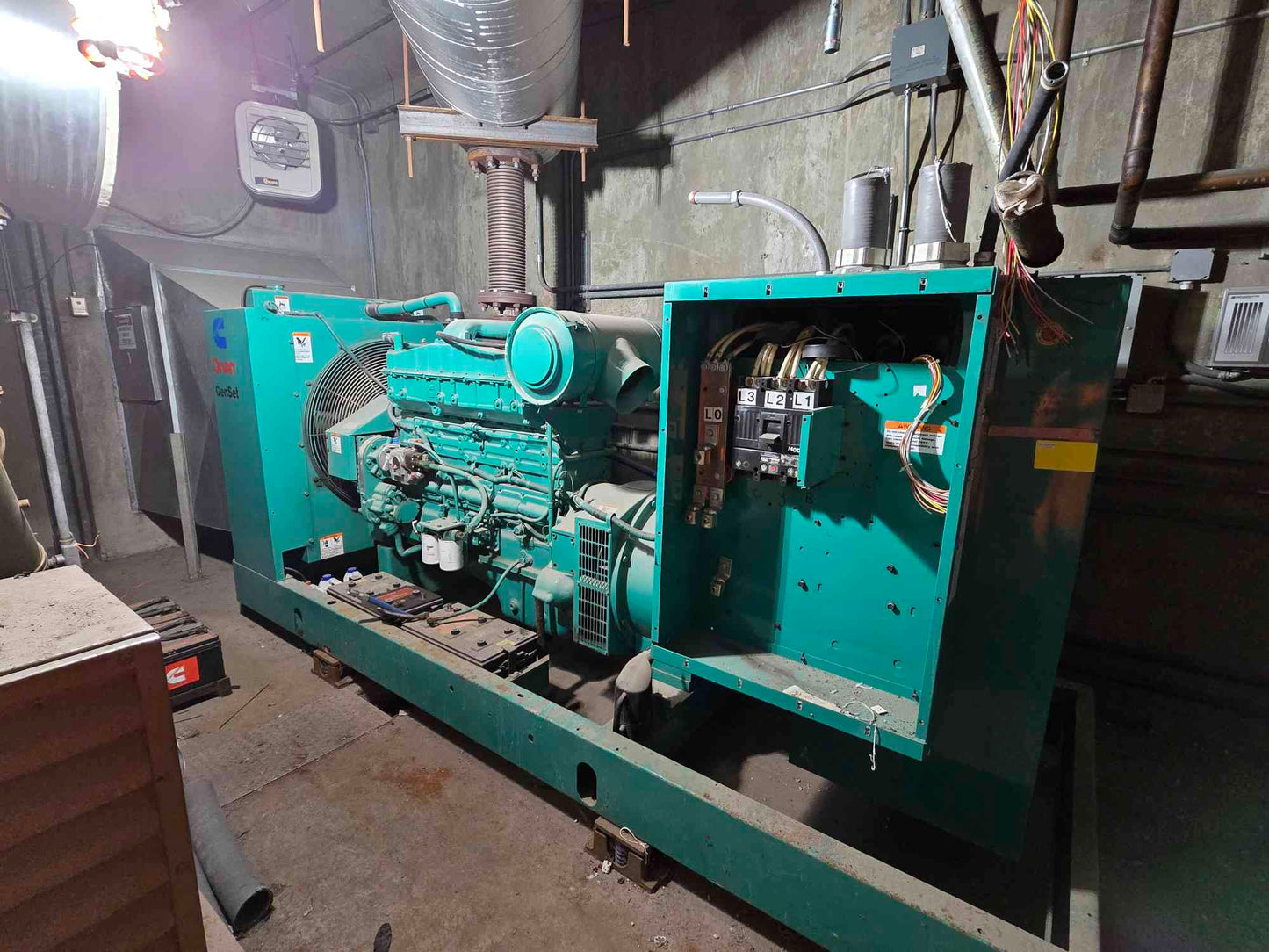 300KW Cummins NTA-855-G2 Diesel Generator 3PH 86hrs
