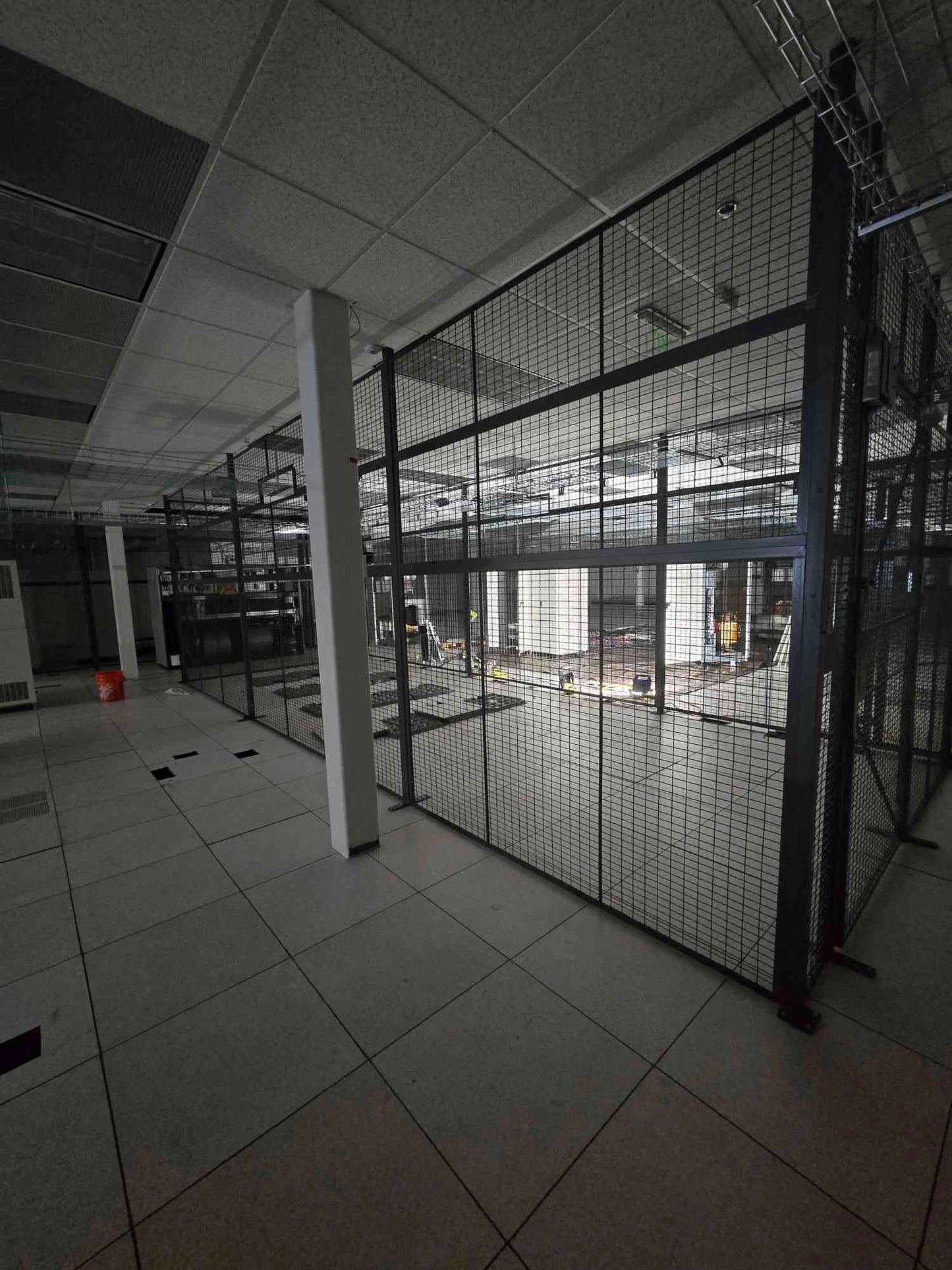 Wire Crafters 10.5x28'x9' H Four-sided Security Cage & Door Data Center