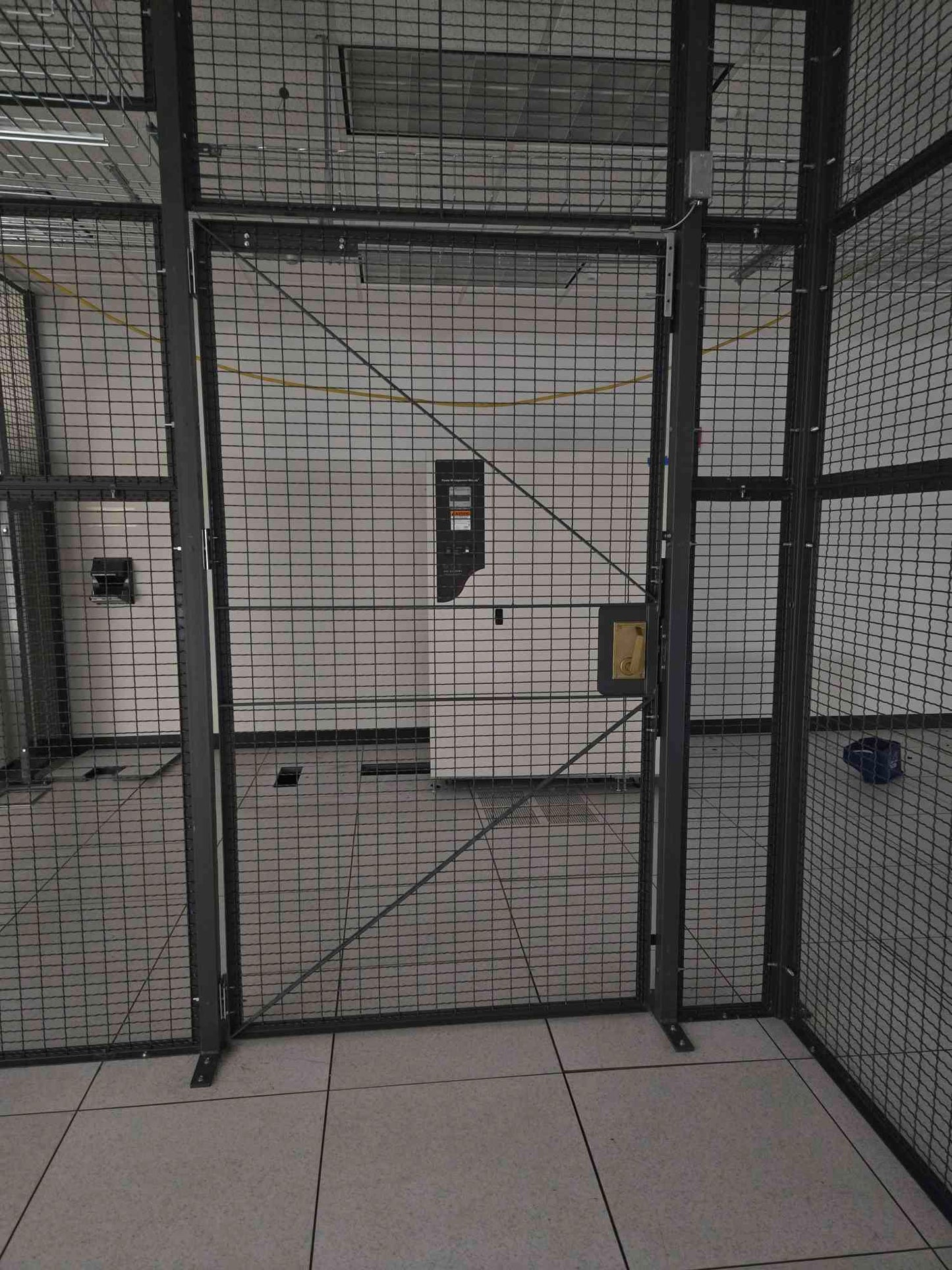 Wire Crafters 10.5x28'x9' H Four-sided Security Cage & Door Data Center