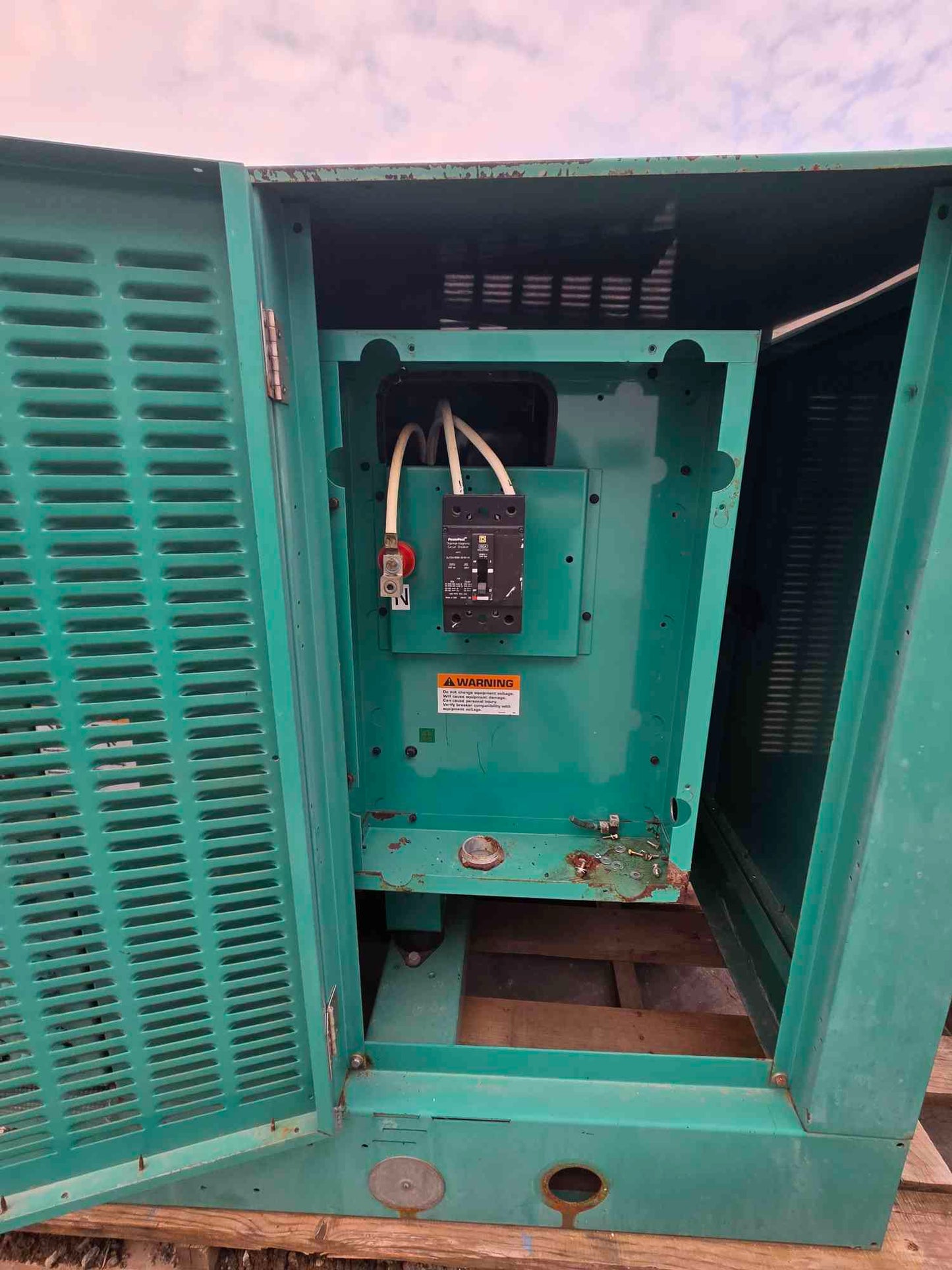 35KW Onan 4.2L Ford Nat Gas LP Generator '03 2217 Hrs TESTED