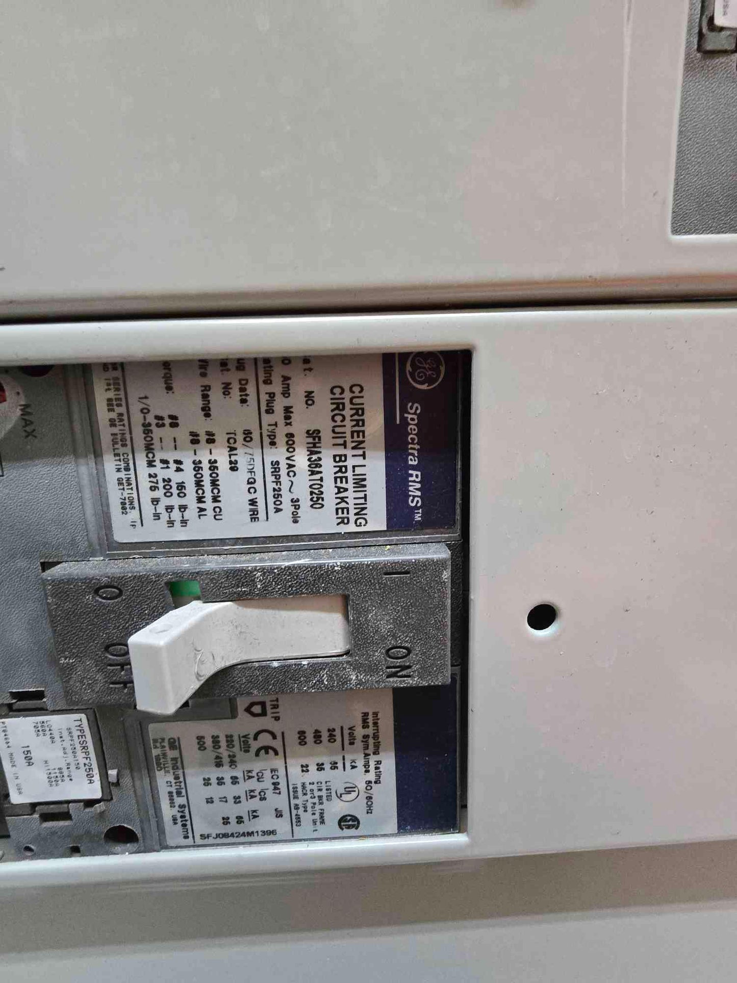 1600A Spectra Series Panelboards 480y/277v 3PH 4Wire 6 Breaker