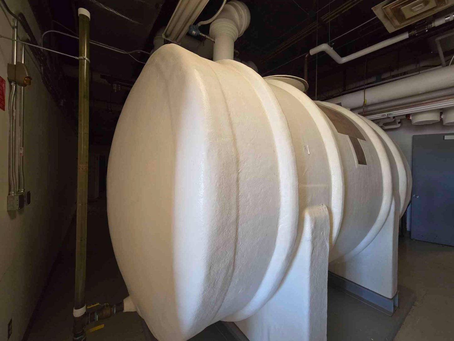 Edwards Fiberglass Tank 1000 Gallon Water Holding Tanks 1042 Gal