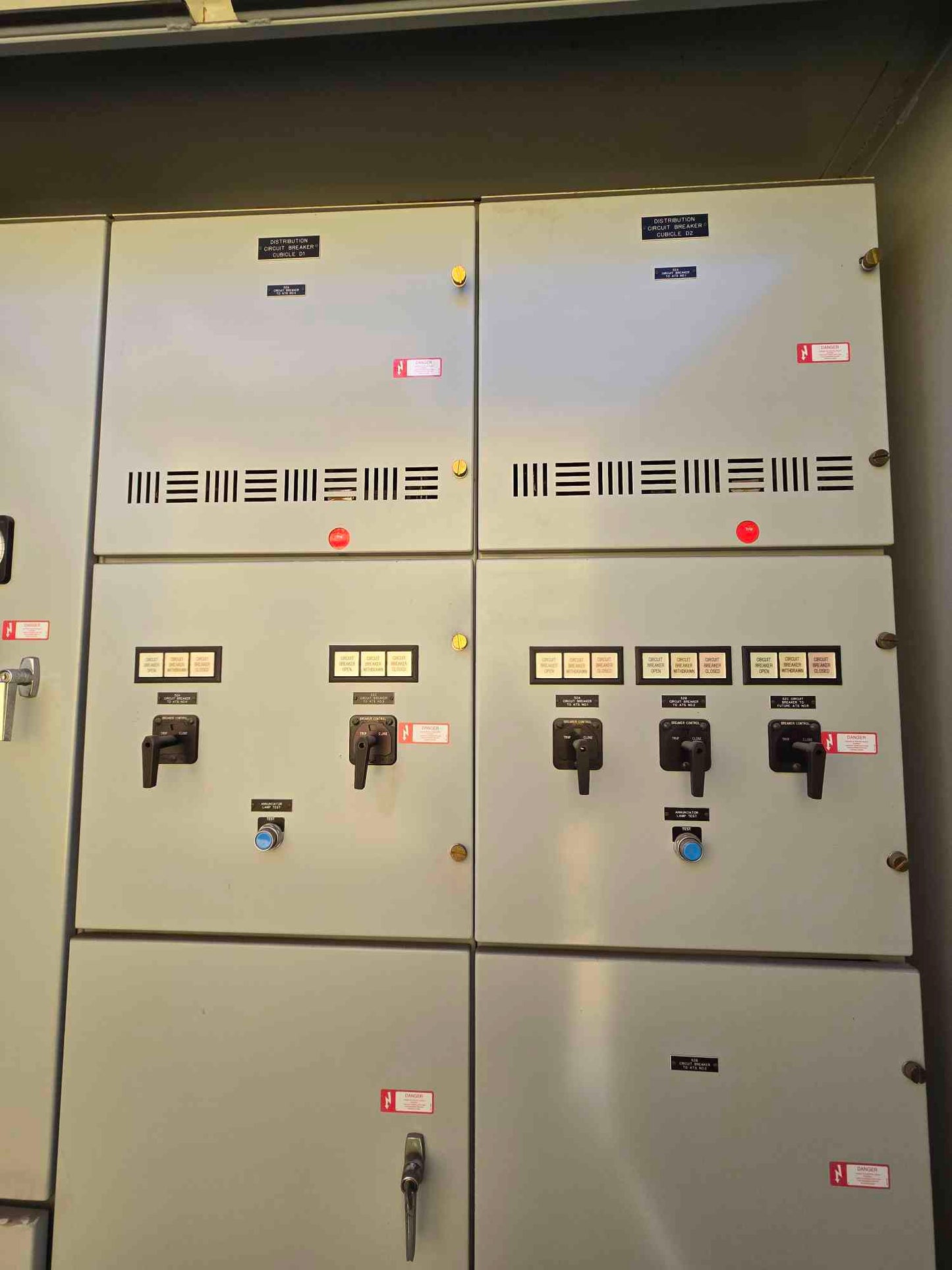 4000A Russelectric Paralleling Gear 277/480 3 Ph 3 Section Switchgear
