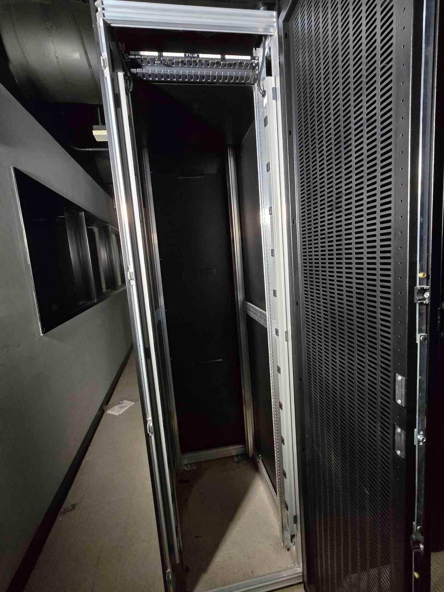 42U Server Rack with PDU Strips Telecom Cabinet