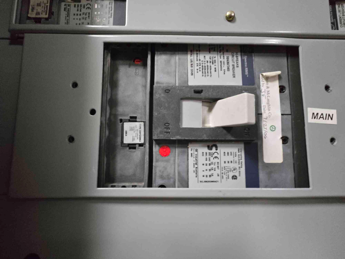 400A GE Spectra Series Panelboard 480V 3Ph 4 Breakers & Main