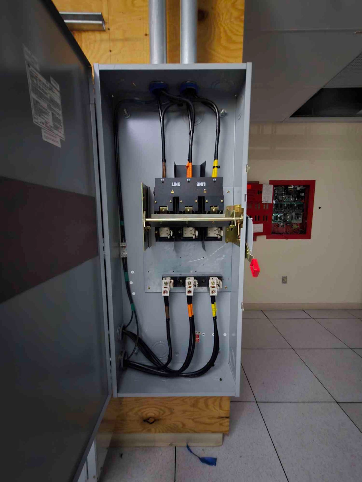 400A GE Safety Switch 600VAC/250VDC Model Number 11