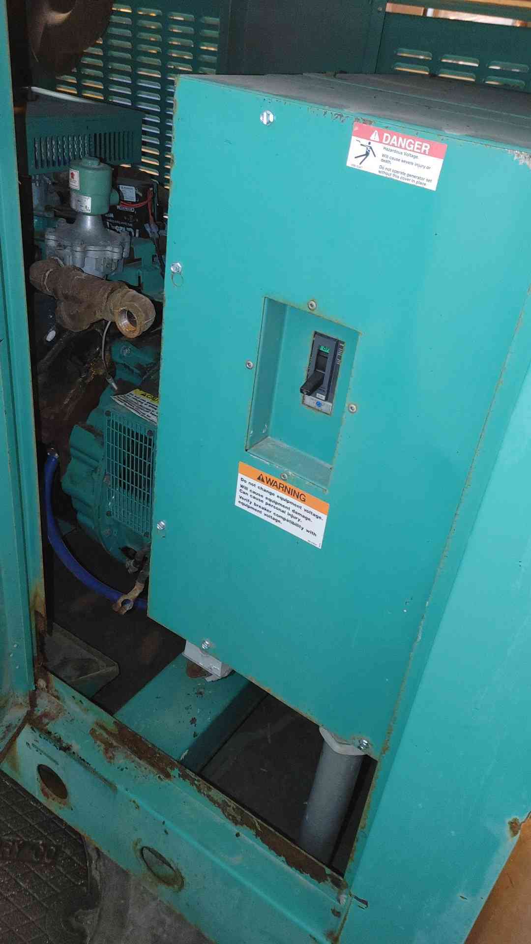 65KW Cummins GGHB-4479011 120/240 195A 3PH NG/LP 399.9 Hrs. Load Tested