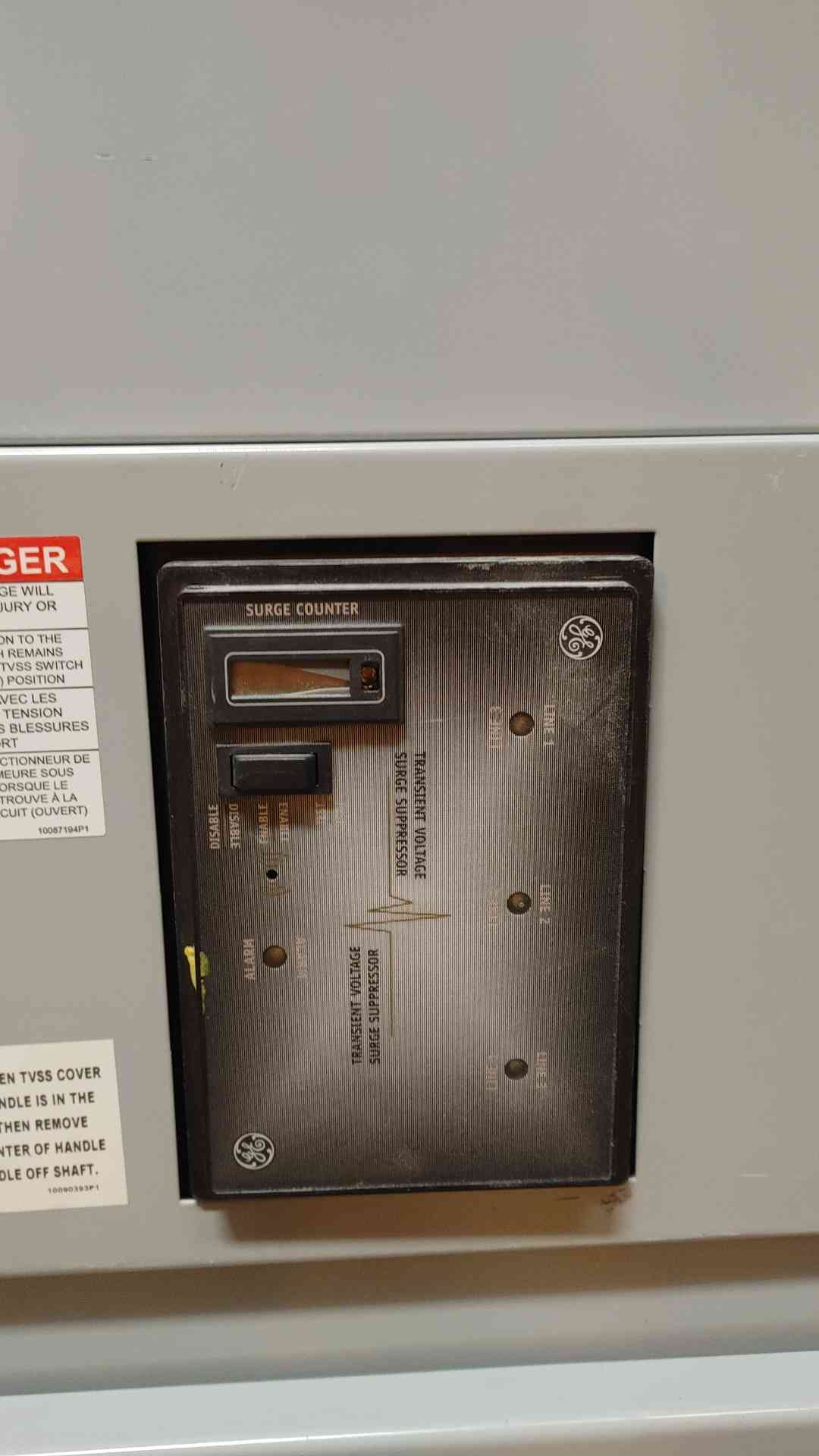 GE Spectra Series 2000A 3PH 480V 3W Breaker Panelboard 9 Breaker + Main + Surge