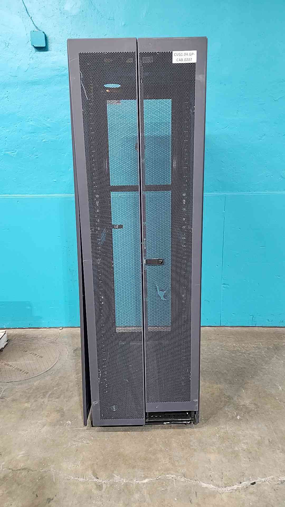 Dell PowerEdge 4210 42U Server Rack Cabinet Enclosure 0R3230 Rittal 19in Wheels