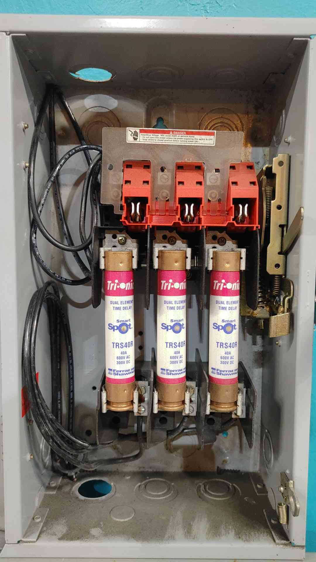 Siemens HF362 60A 600V 3P Fusible Heavy Duty Safety Switch Disconnect NEMA 1