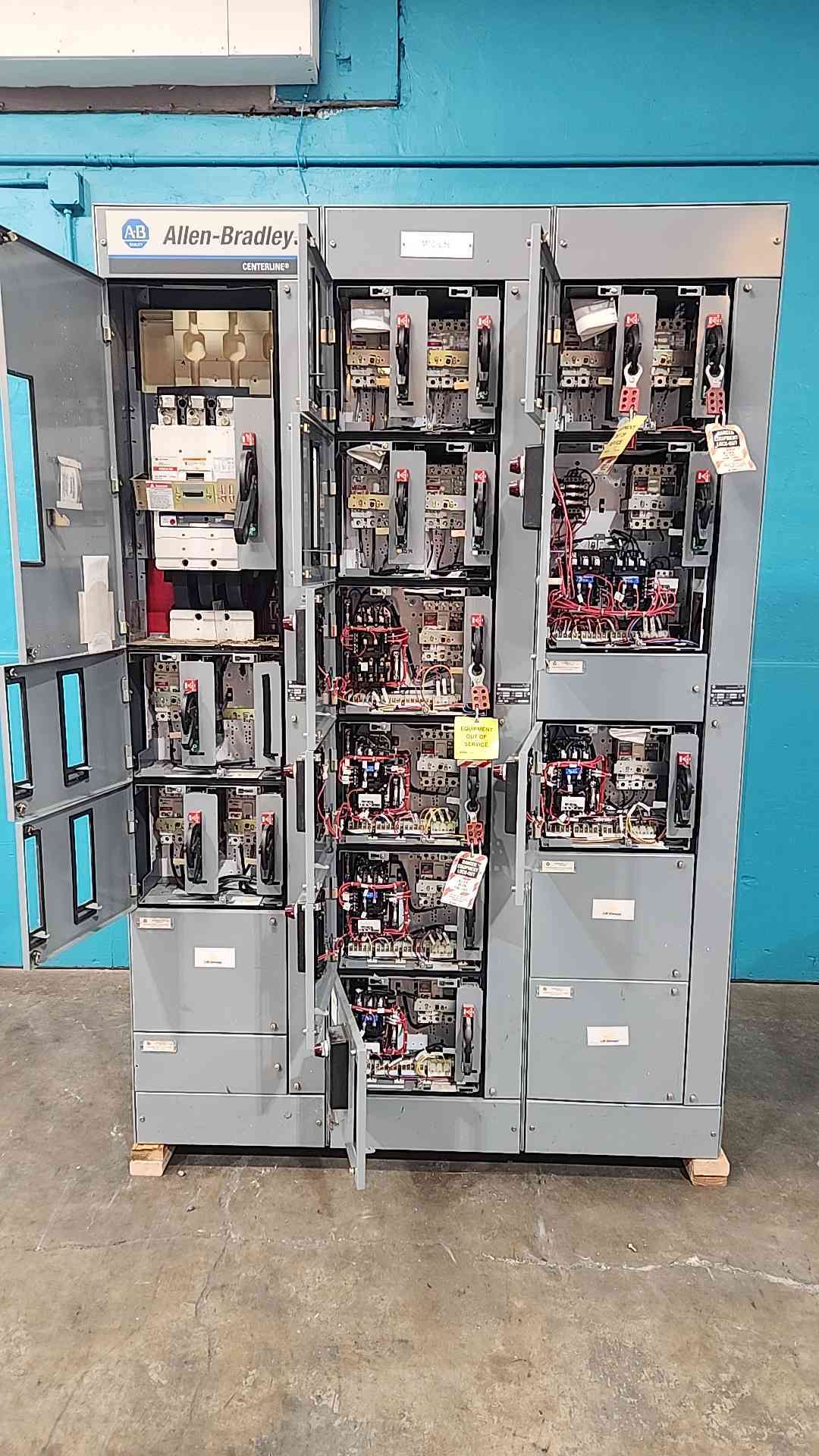 Allen-Bradley Centerline 2100 MCC 3 Section Motor Control Center 800A 600V 3PH