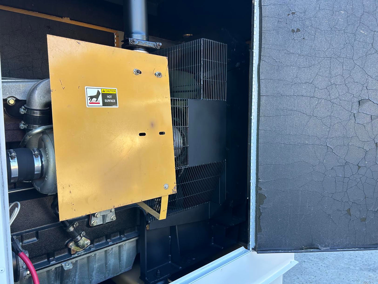 Elliott MagneTek 100 kW Diesel Generator Perkins 1006-6T 208V 480V 240V 560Hr