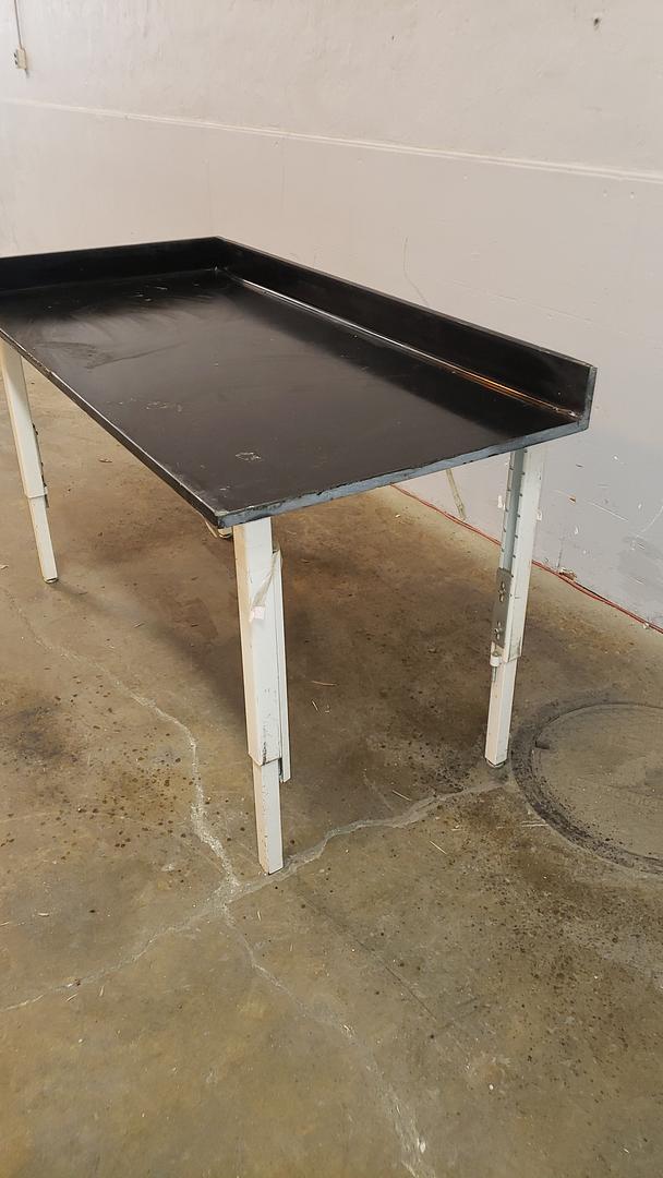 5' Lab Table W/Black Epoxy Countertop(S6LLST11458)