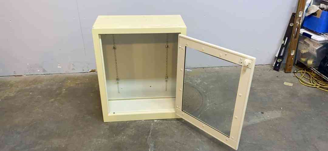 24" Duralab Overhead(100264)