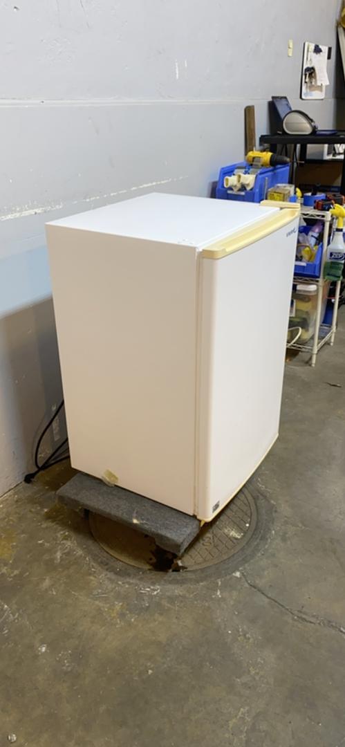 VWR Lab Refrigerator SR-L4110W Tested 30° Under Counter(S6LLST5851)