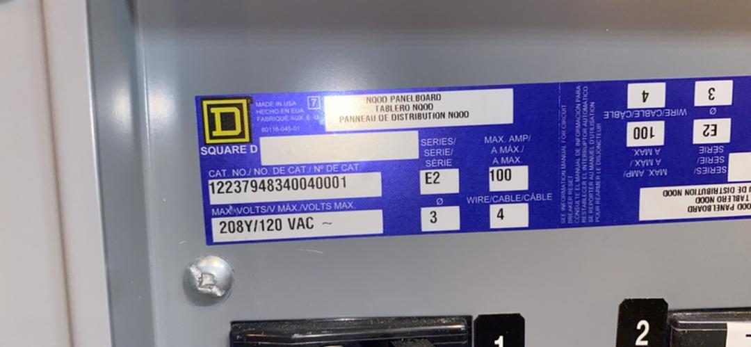 100A Square D 208/120v Breaker Panelboard Loaded w/ Main(S6LLST5181)