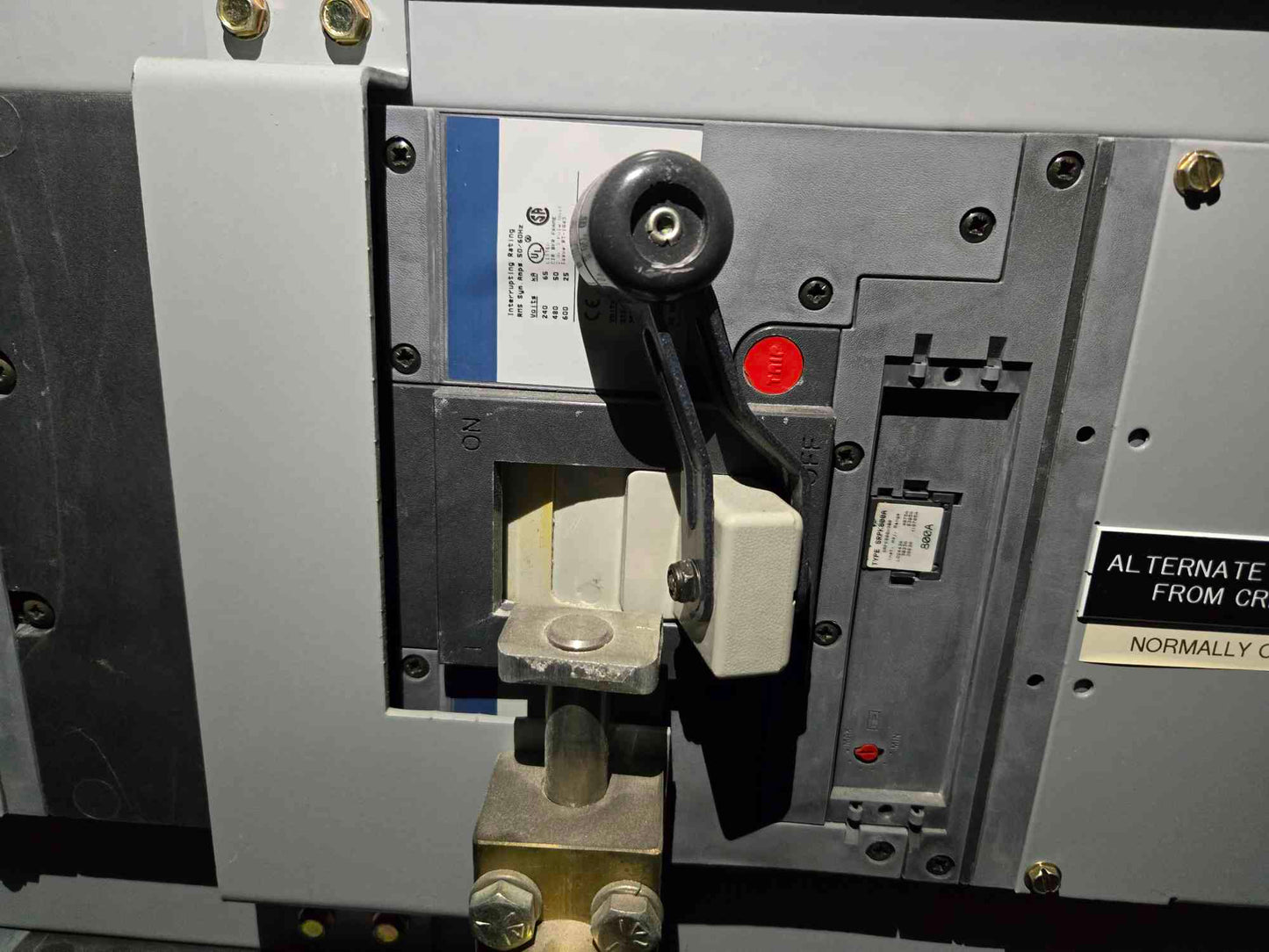 800A Spectra Switchboard 208Y/120V 3Ph W/ (16) 250 Amp Breakers & (2) 800 Anp