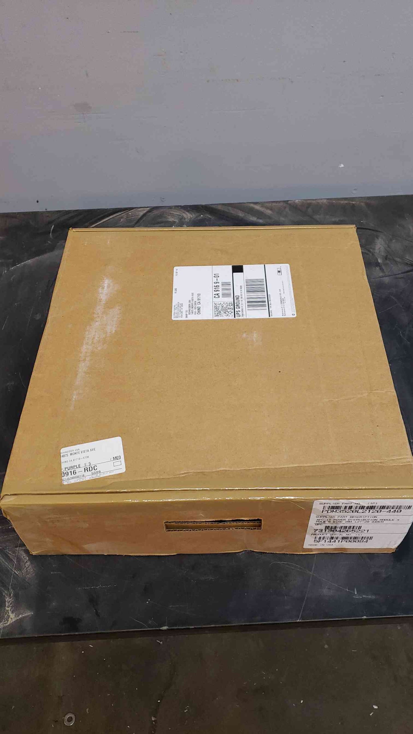 APC IT Power Distribution Module 3 Pole 5 Wire PDM3520L2120440 NEW(100909)