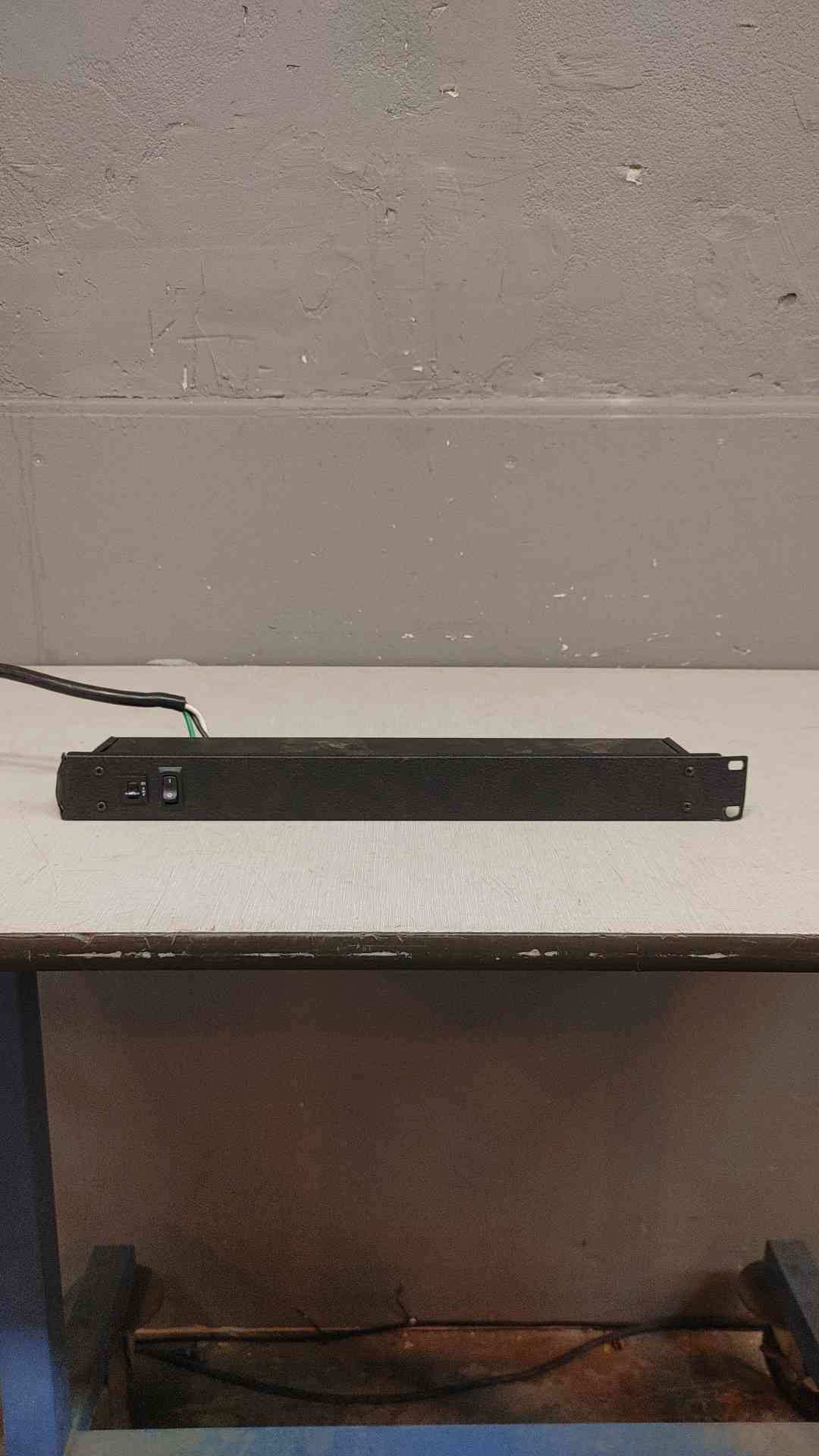 *Pickup Only* Black Box PDU Strip 20A 120V SP470AR2 (SKU:3648AA)(3648AA)