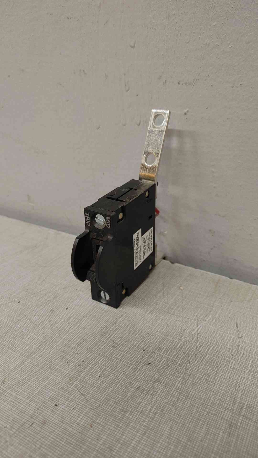 Heinemann 30A 1 Pole Circuit Breaker 80VDC 250VAC 10KA AM1S-Z343-9W(104840)