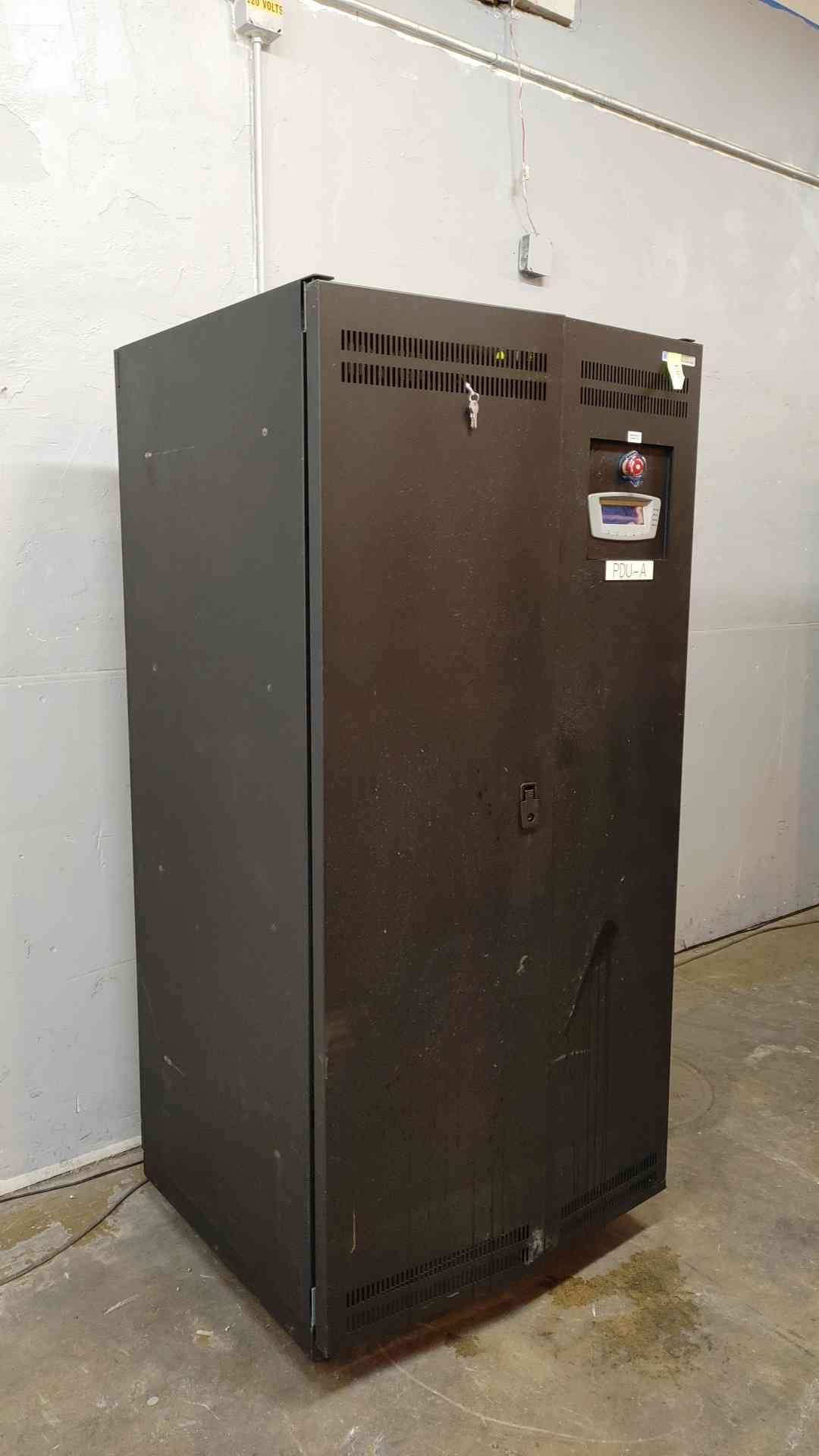 150KVA Eaton PDU 480V x 208/120V PDU257709-001 Power Distribution Unit (106314)