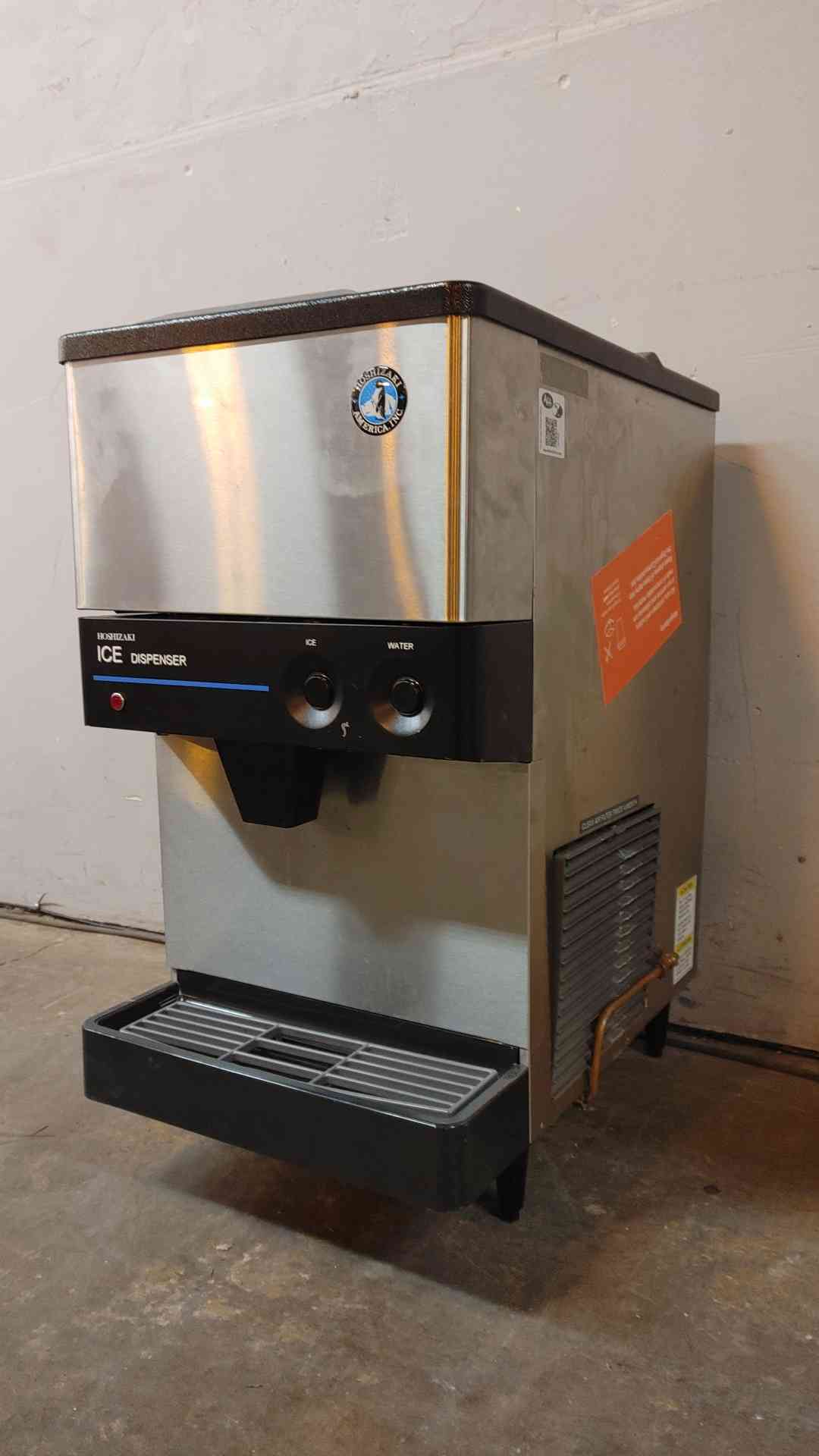 Hoshizaki Ice Maker 115-120V 8.5A DCM-270BAH Dispenser Nugget Style
