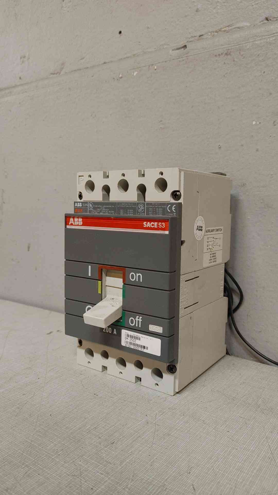 ABB 200A 3 Pole Circuit Breaker 0M-2502