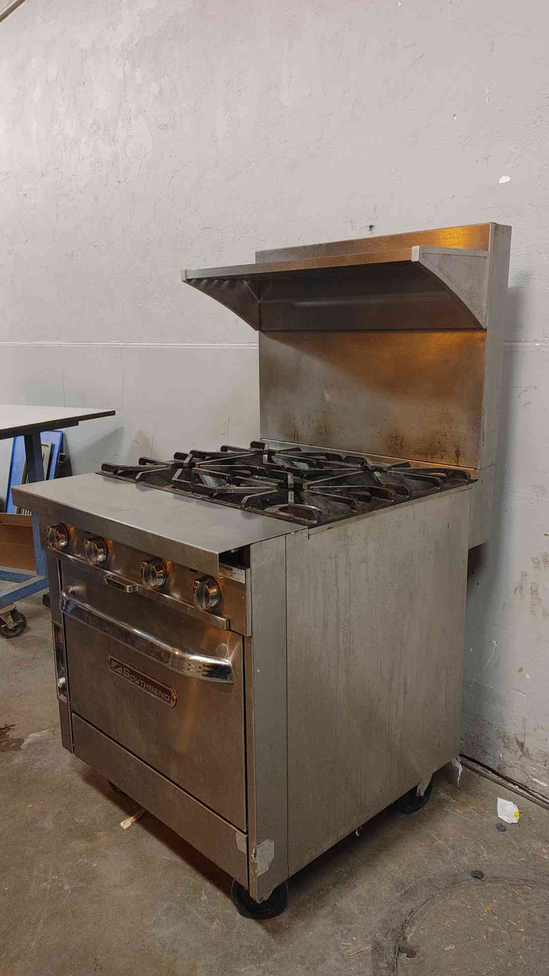 Southbend P32D-XX 32″ 4 Burner Gas Range w/ Standard Oven