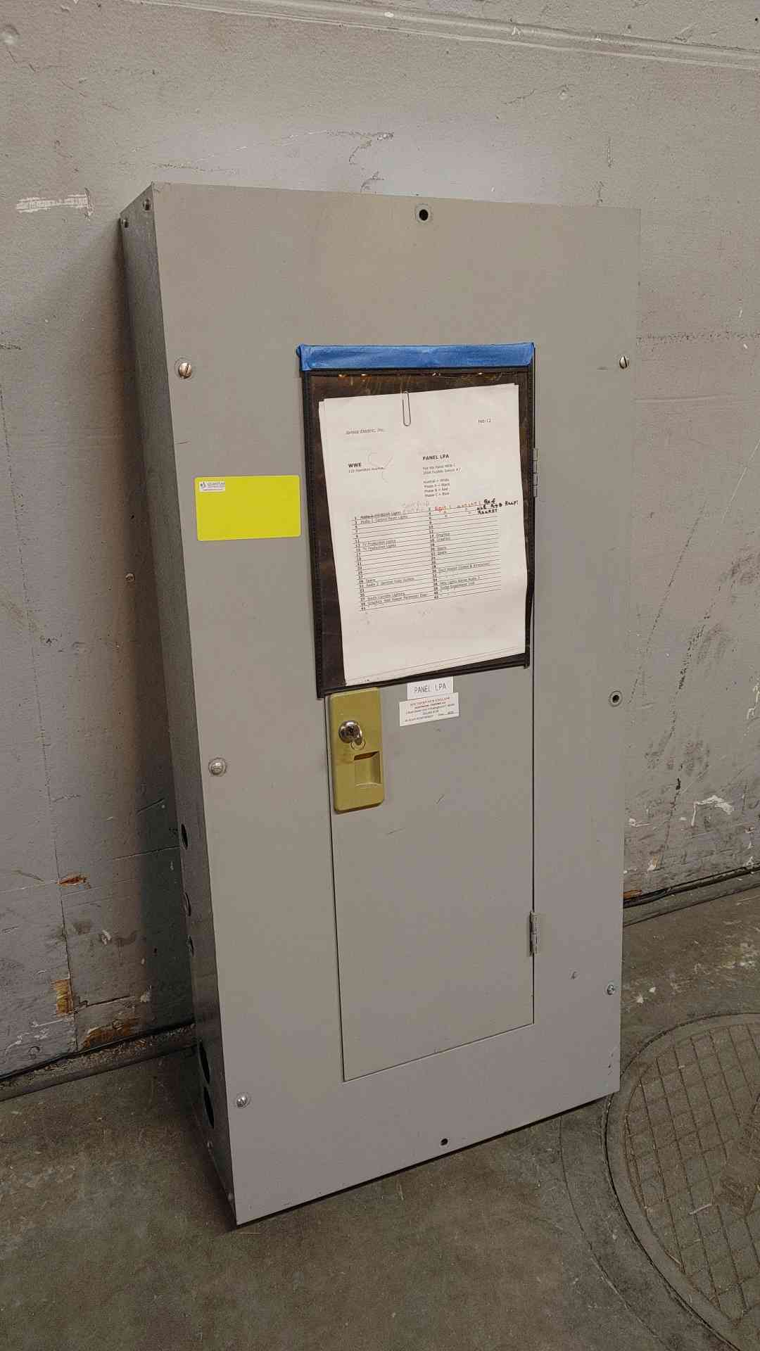 Westinghouse Panelboard 225A 208Y/120VAC 3PH 4W W10B
