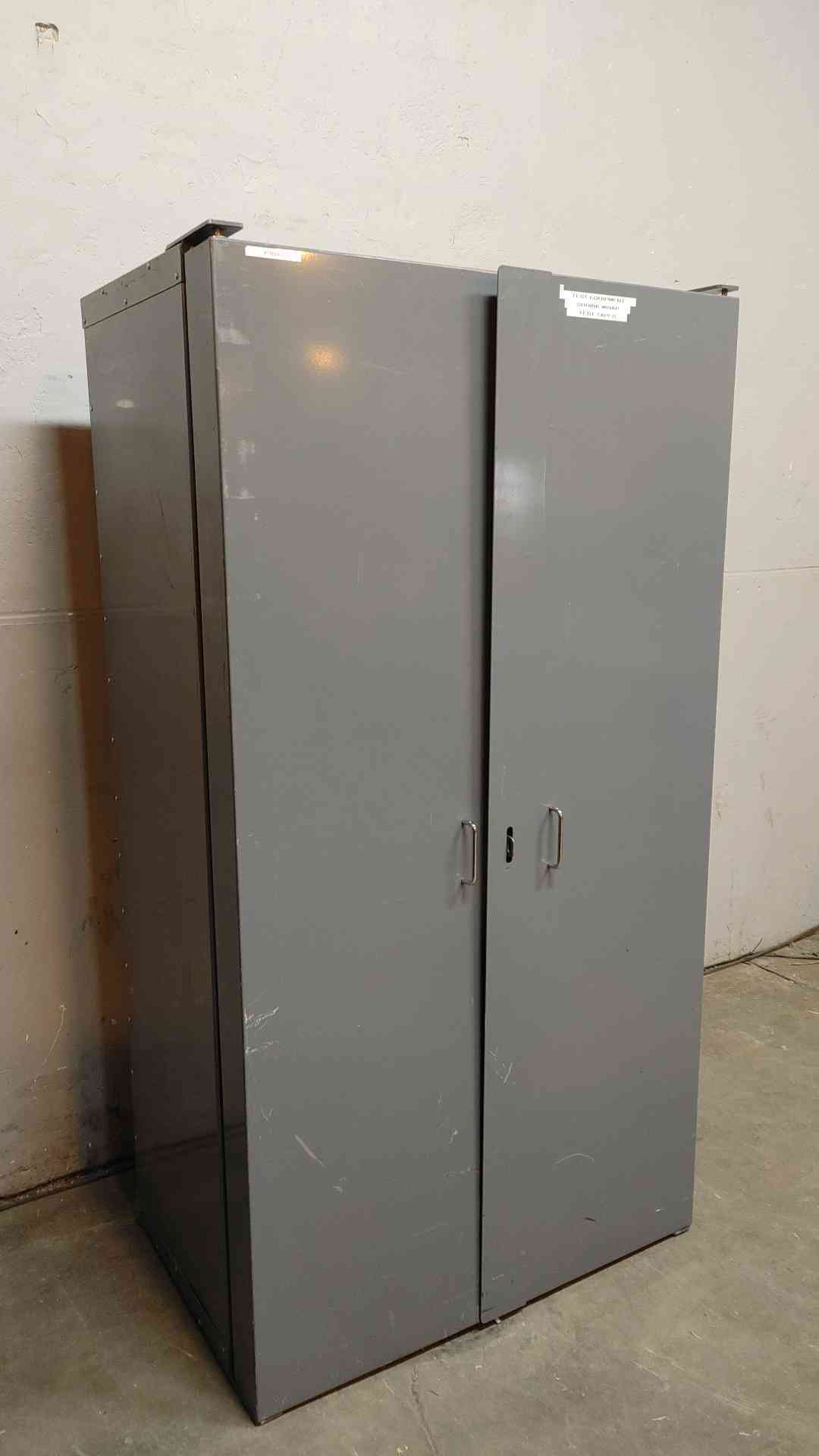 6' Tall Metal Storage Cabinet Lockable Shelves & Door Compartments