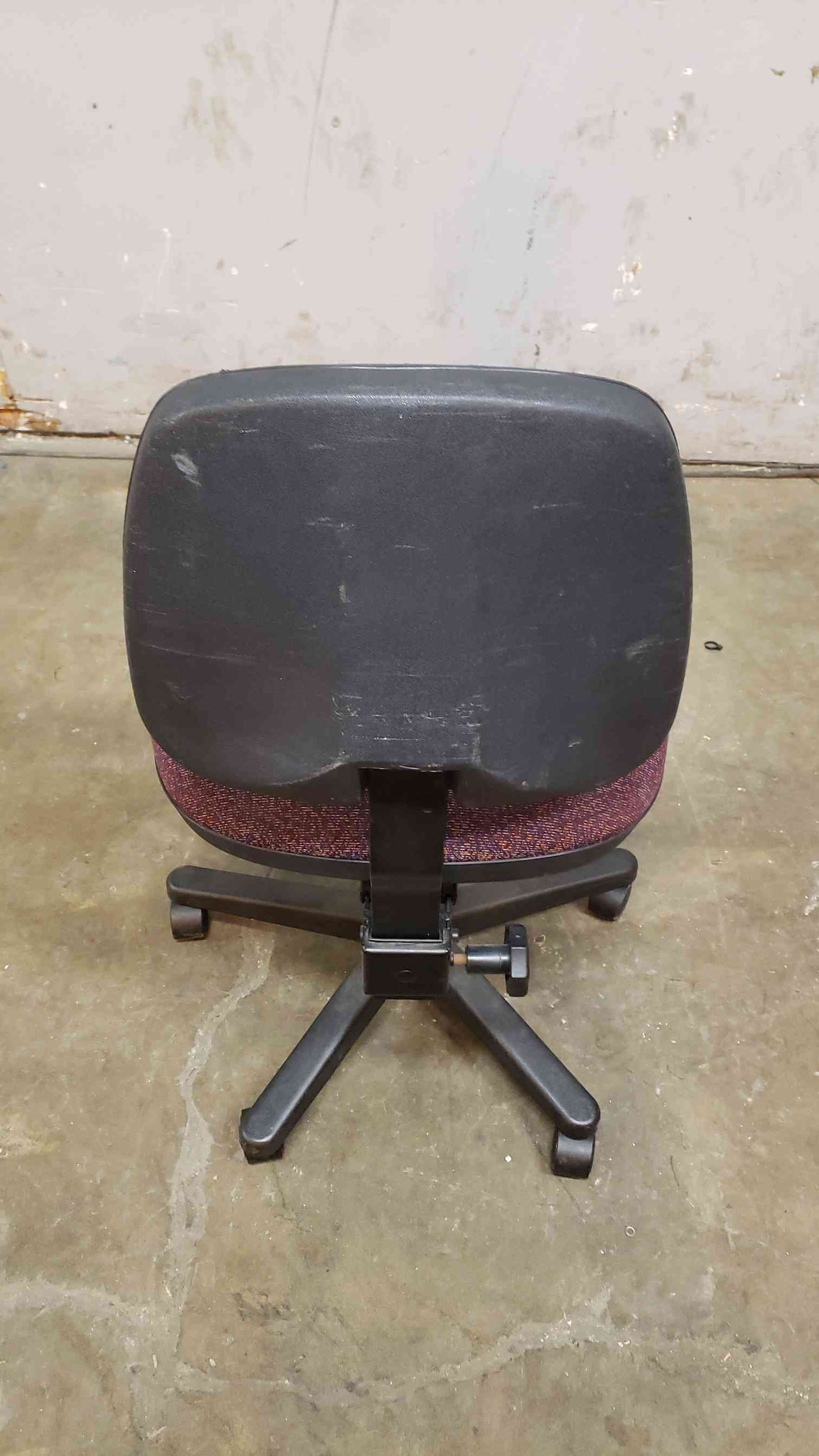 *Pickup Only* Integrated Furniture Rolling Office Chair 8011 (SKU: 107994)