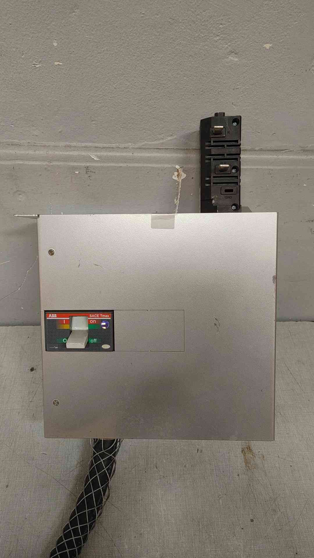 Starline Busway Tap Box 30A 480Y/277V CBDCT5HE36-18"-L2230C-4