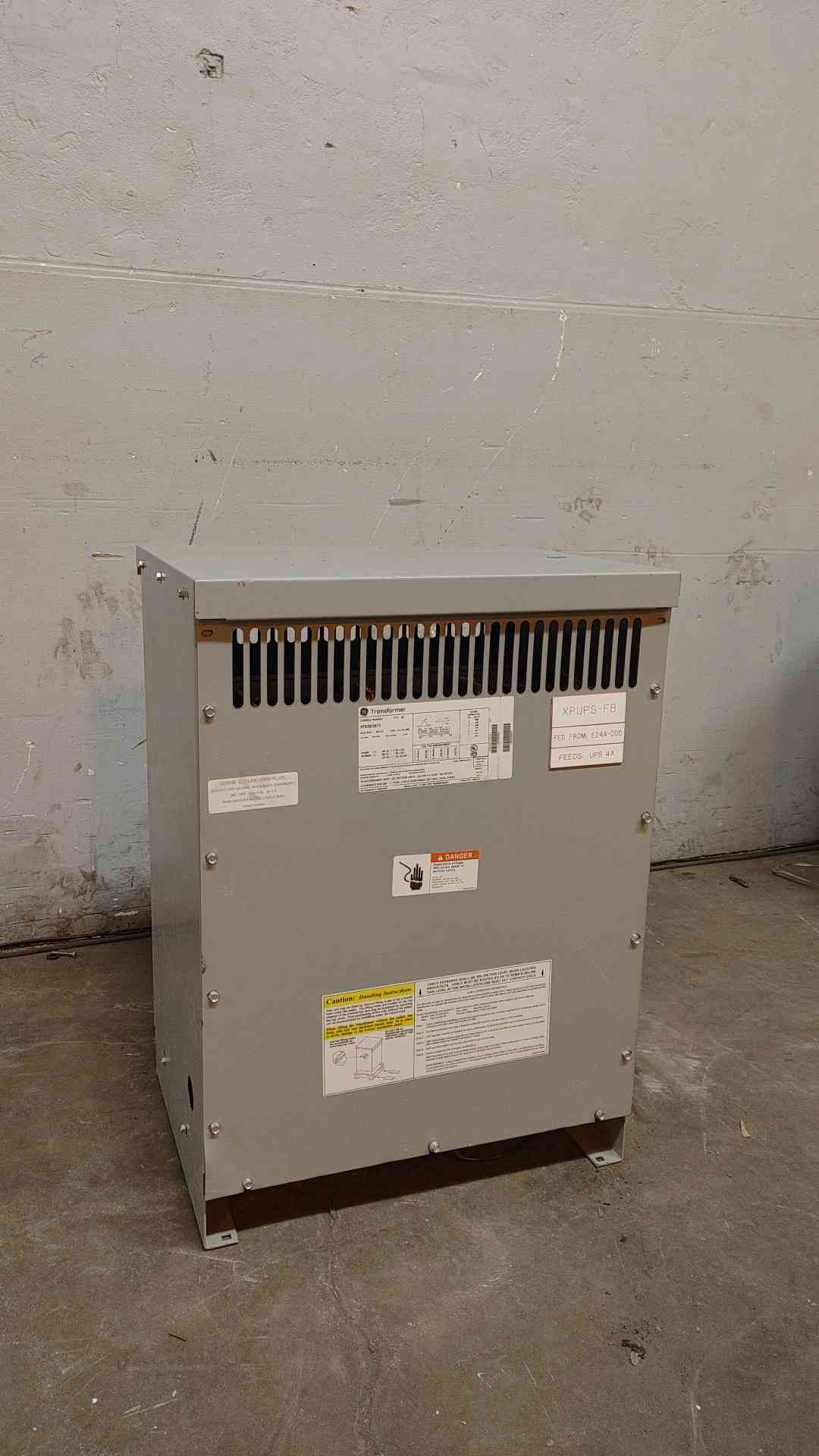 GE Dry Type Transformer 45KVA 3PH 9T83B3873 480v x 208/120v (108360)