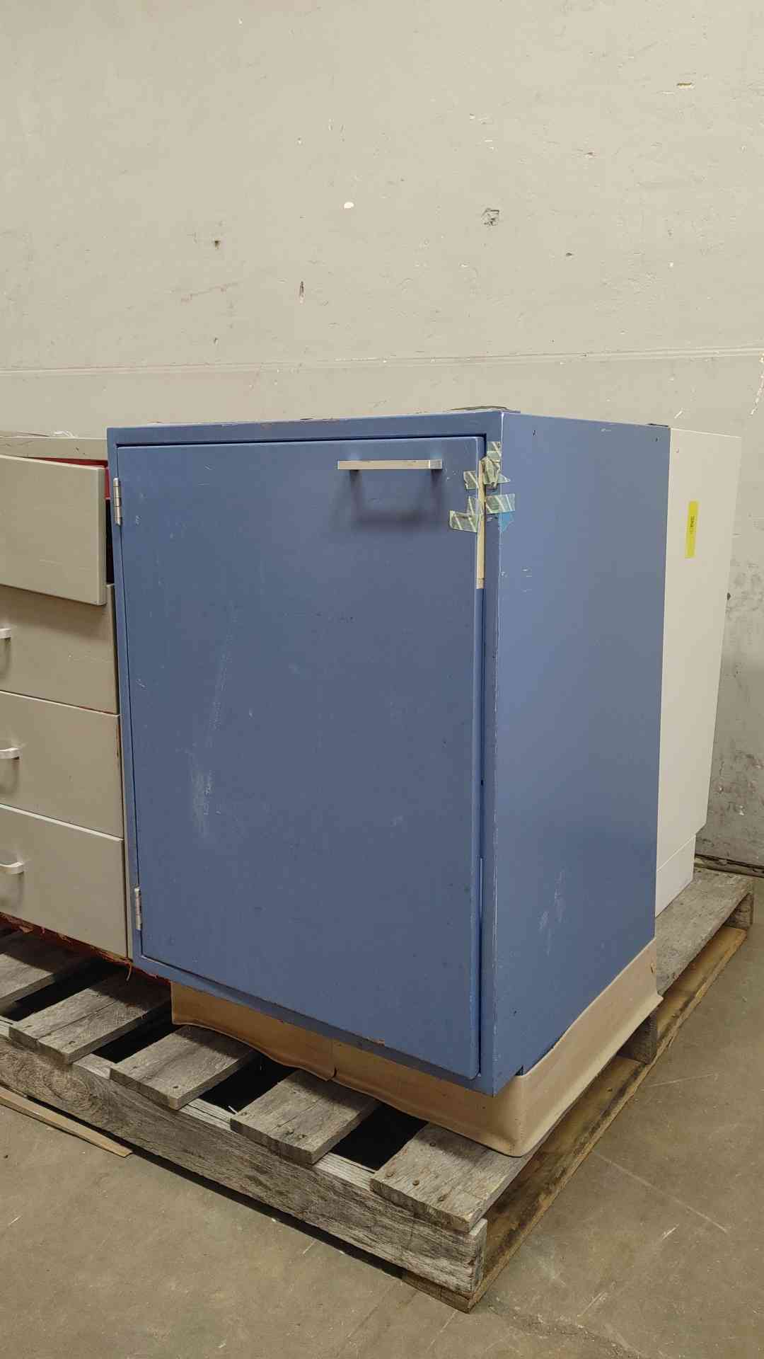 2' Hamilton Single Door Casework (108663)