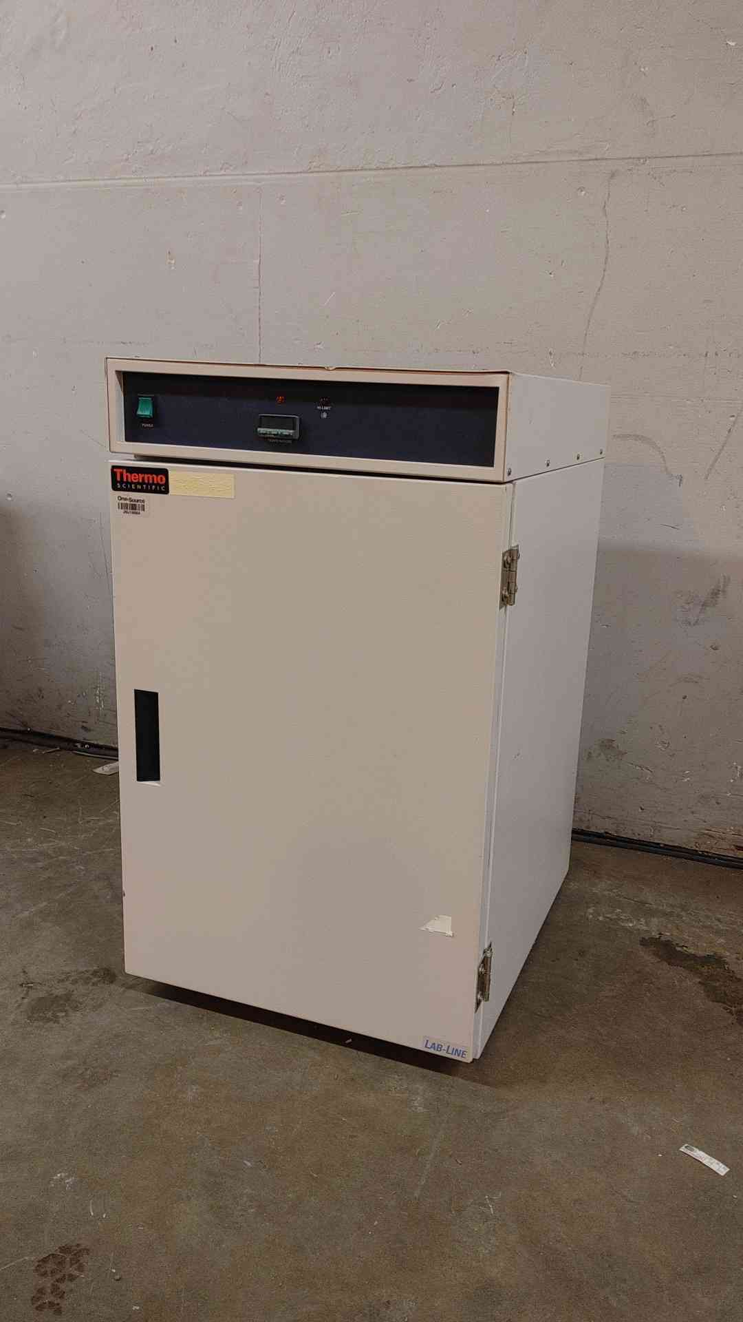 Thermo Scientific Lab-Line Imperial III Incubator 120V 1PH 305 Model (108745)