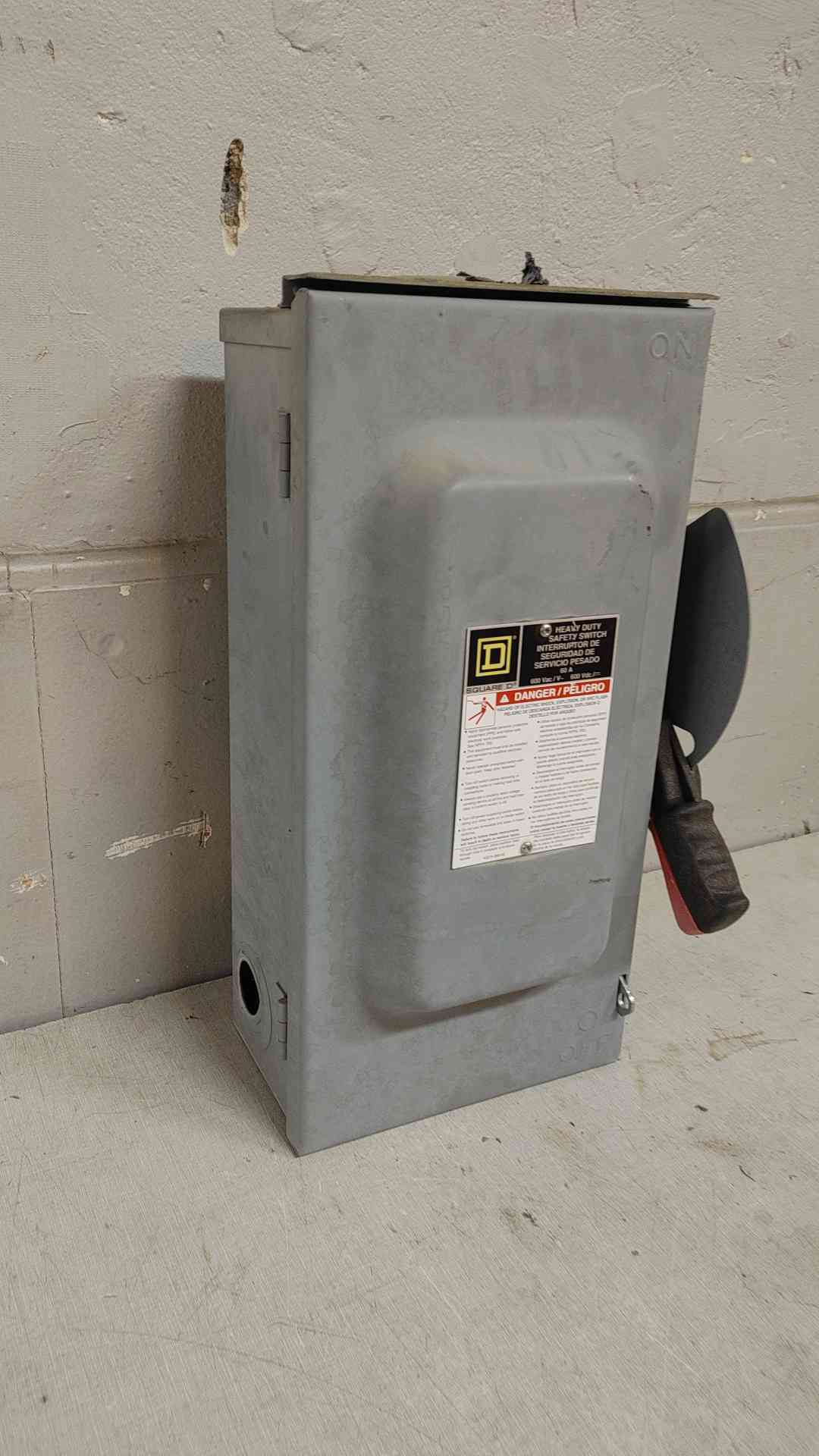 *Pickup Only* Square D Heavy Duty Safety Switch 60A 600V (108796)