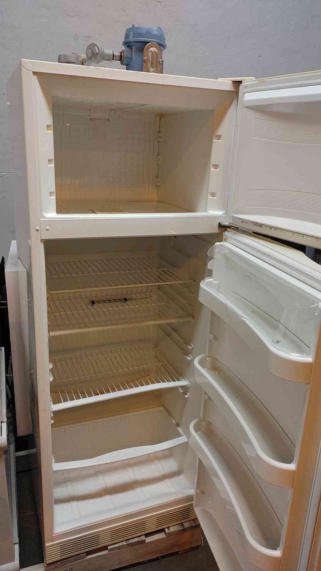 AS-IS Fisher Scientific Isotemp Refrigerator/freezer 120V 1.9A R134A (108963)