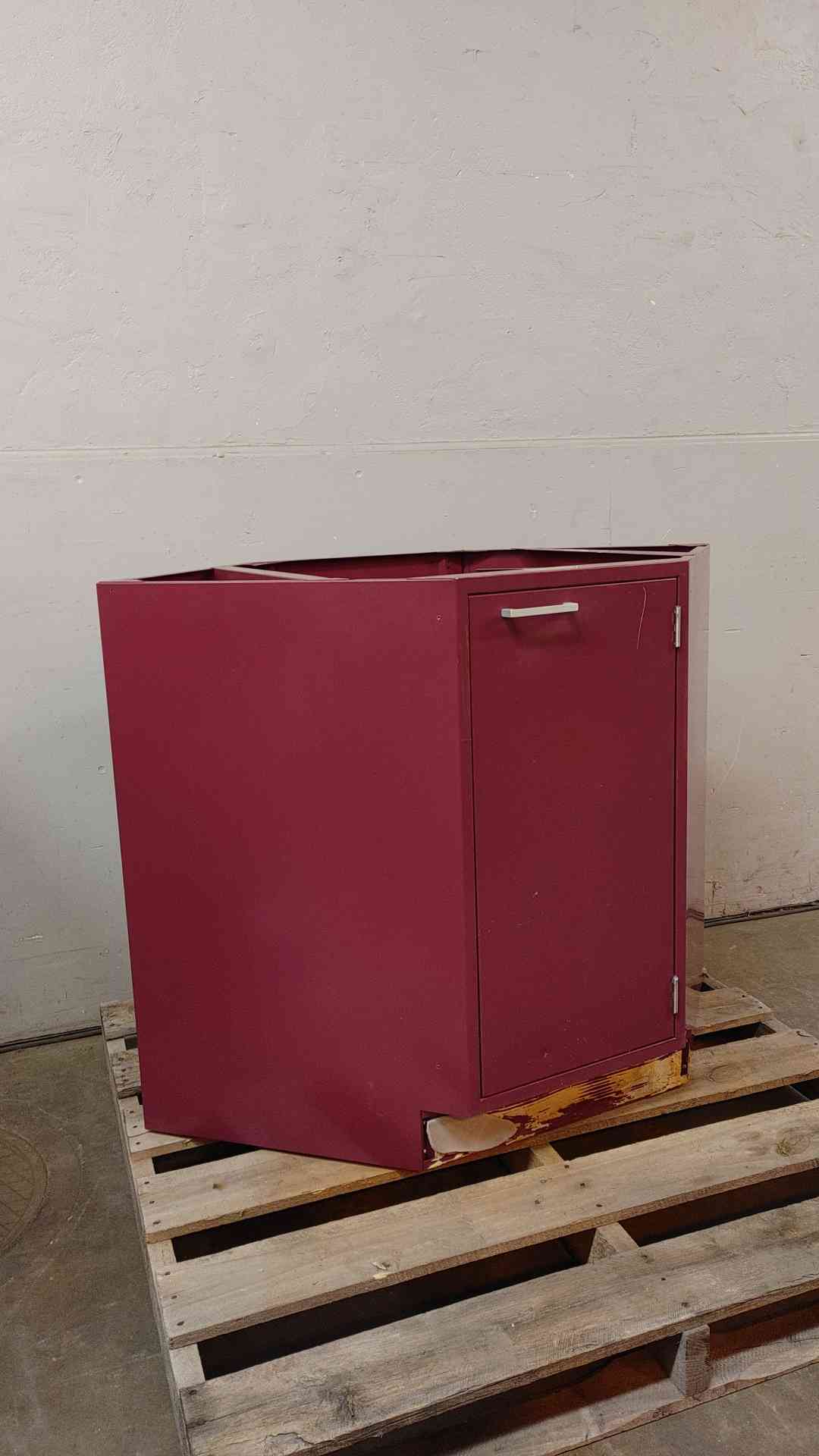 4' Hamilton Single Door Casework (109027)