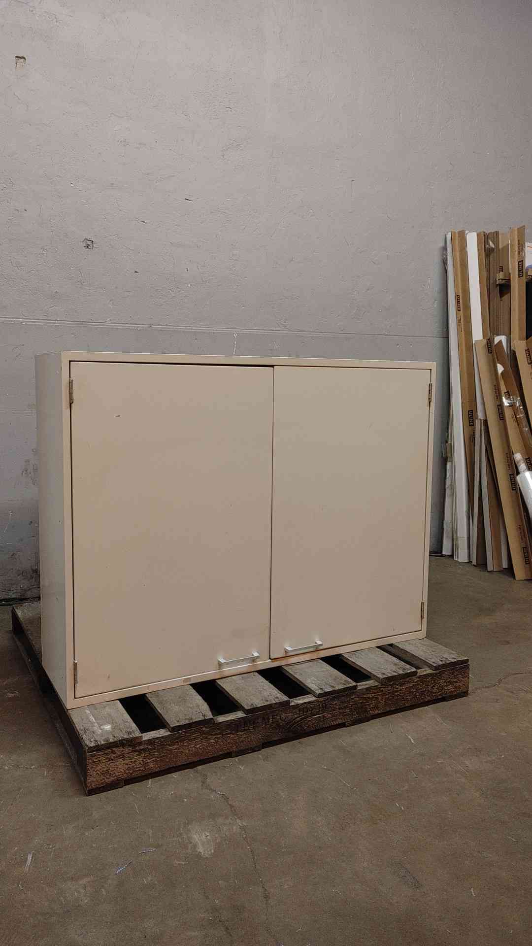 4' Hamilton Dual Solid Door Overhead Casework (109045)