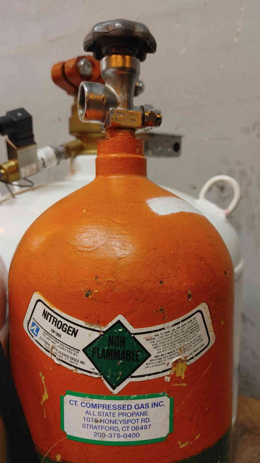 Nitrogen Tank UN1066 Compressed Gas (109070)