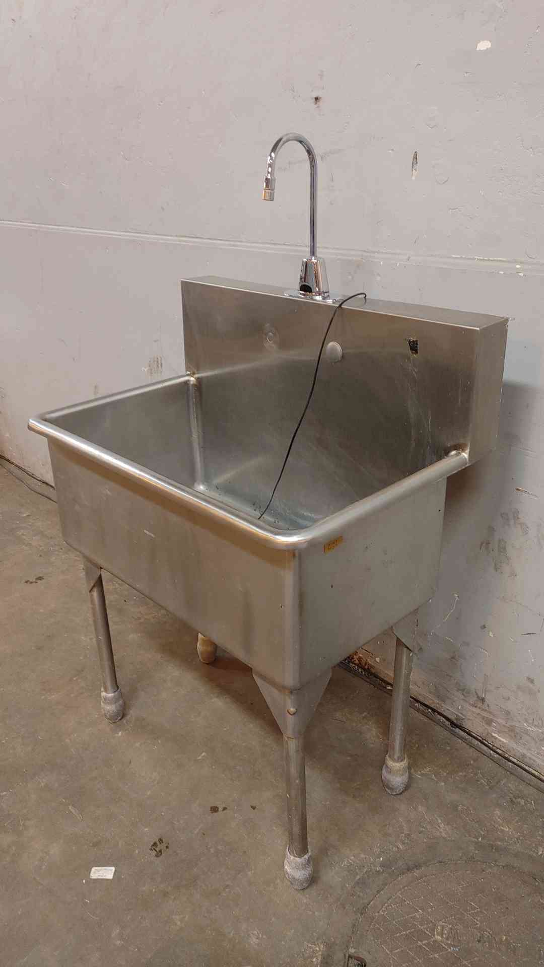 3' Stainless Steel Deep Basin Sink 36x24x59 (109148)
