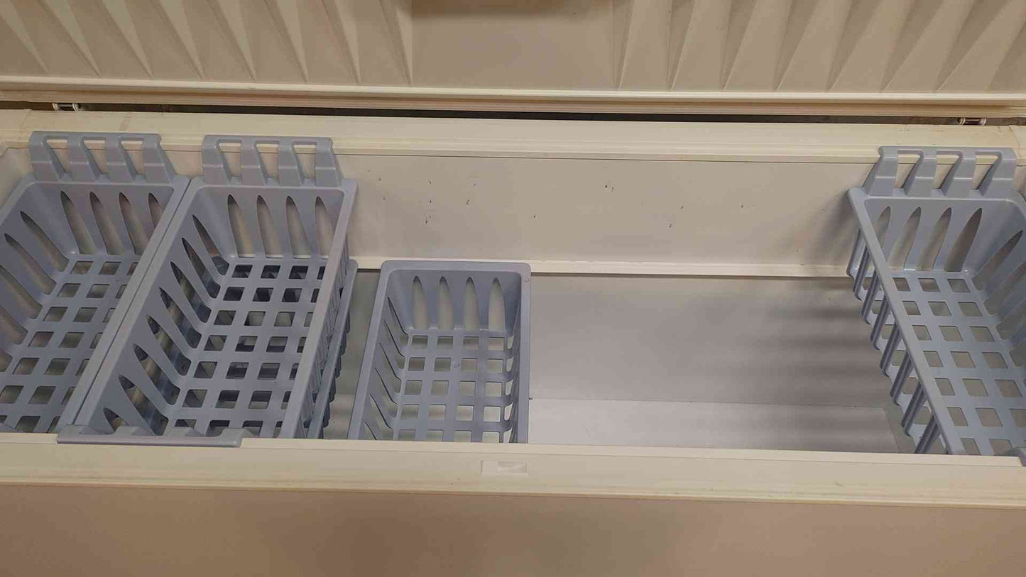 Frigidaire Ultra Low Commercial Chest Freezer AFFC2528DW2 5 Amp 115V R134A (109185)