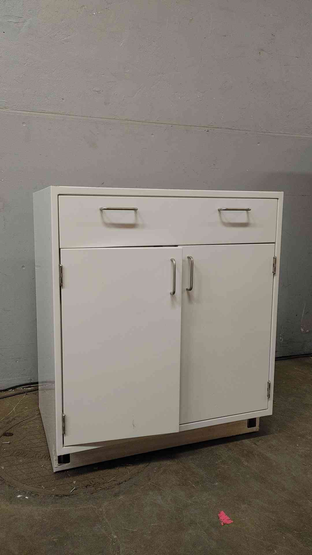 30" Jamestown Mixed Casework (109222)