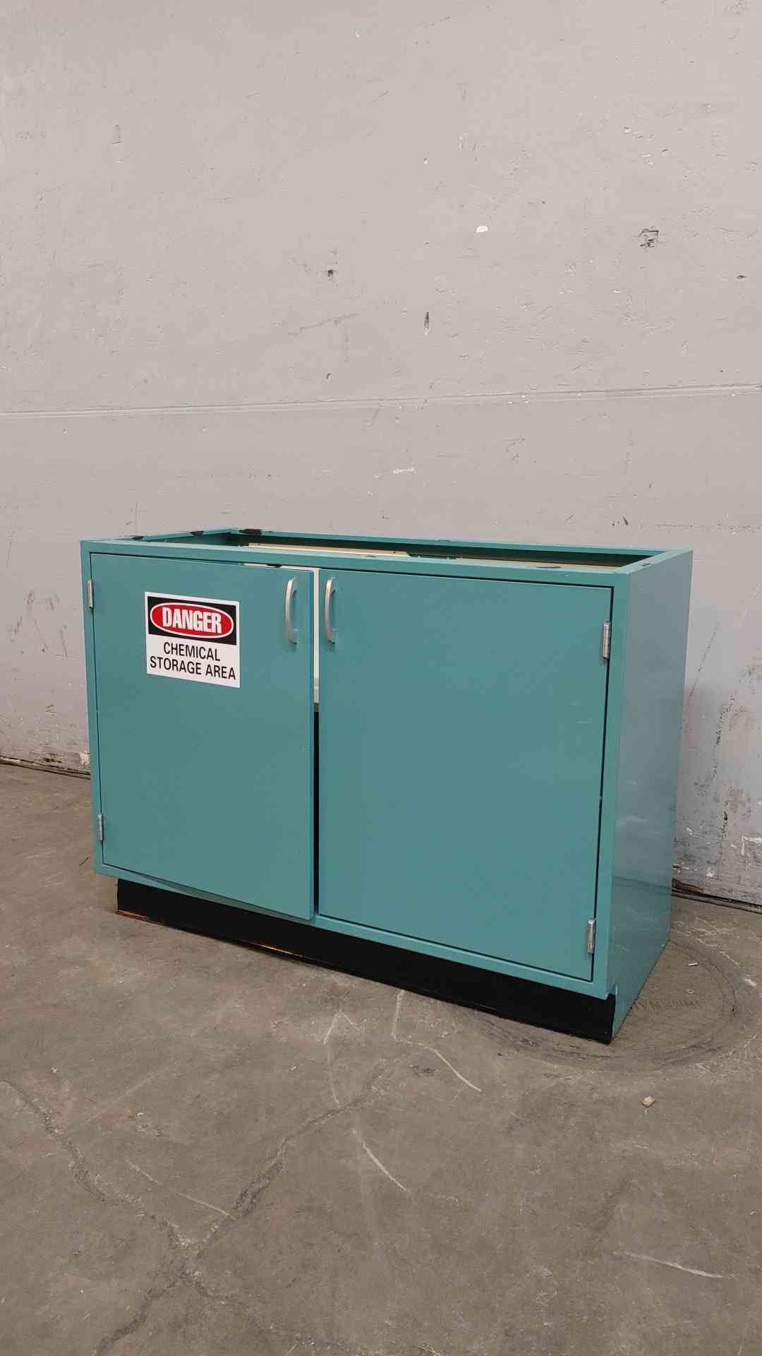 4' Kewaunee Sink Base Casework (109311)
