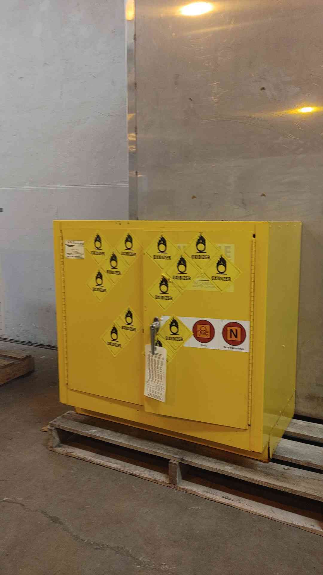 As Is 22Gal Eagle Flammable Safety Storage Cabinet 1971 Model (109334)
