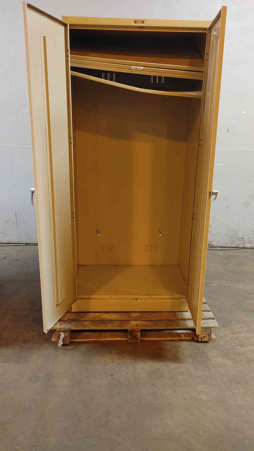 tennsco Metal Storage Cabinet with Shelves (SKU: 109890)